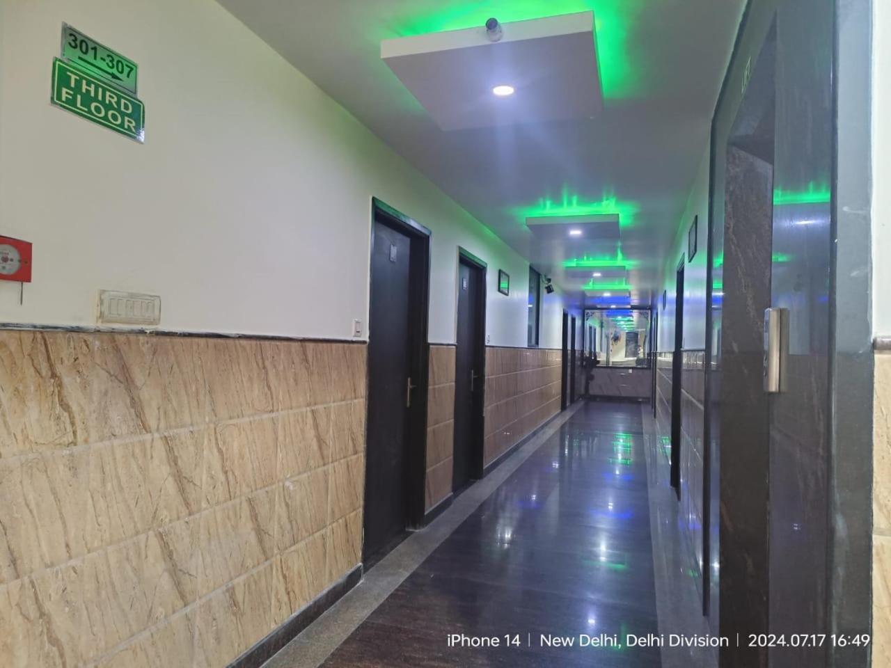 Jet Fox By Aero View Hotel, Delhi Airport New Delhi Exterior photo