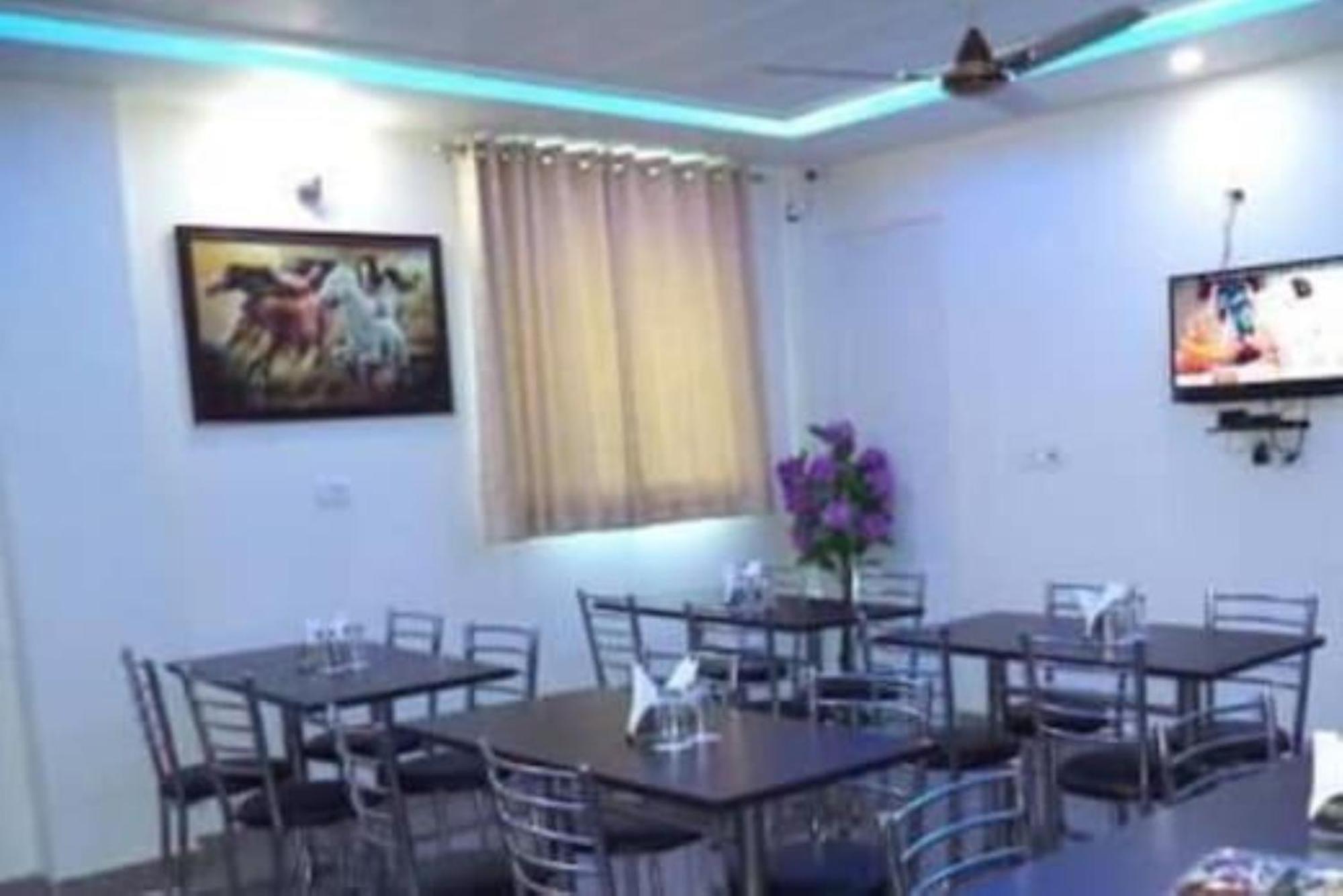 Jet Fox By Aero View Hotel, Delhi Airport New Delhi Exterior photo