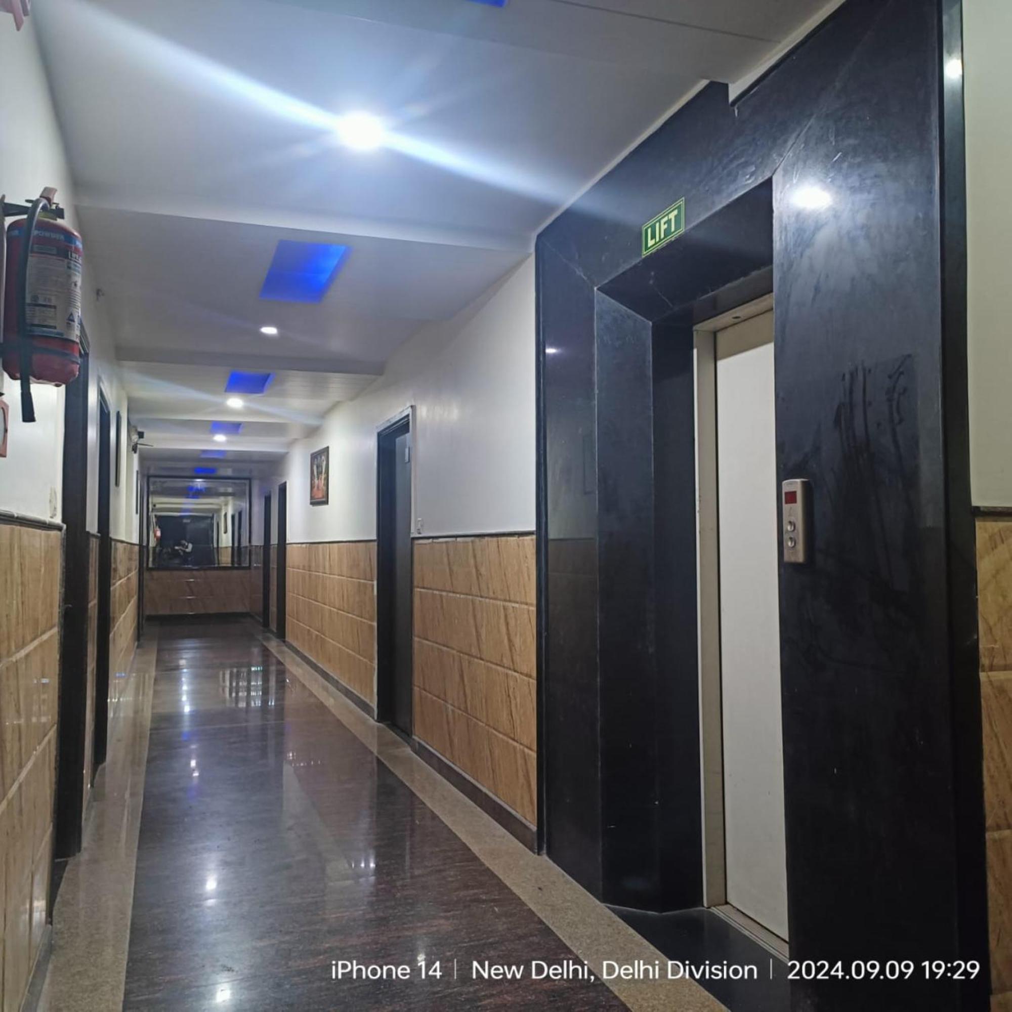 Jet Fox By Aero View Hotel, Delhi Airport New Delhi Exterior photo